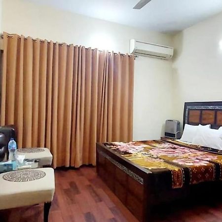 Mulberry Guest House F-10 Islamabad Ngoại thất bức ảnh