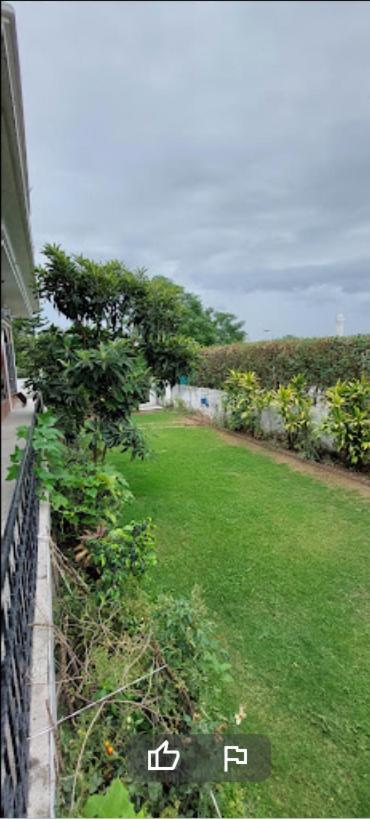 Mulberry Guest House F-10 Islamabad Ngoại thất bức ảnh