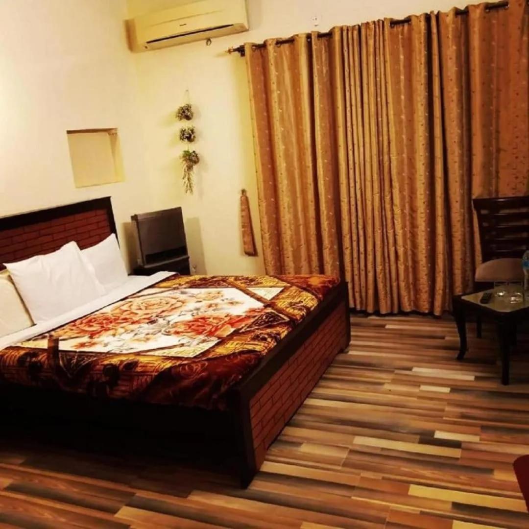 Mulberry Guest House F-10 Islamabad Ngoại thất bức ảnh