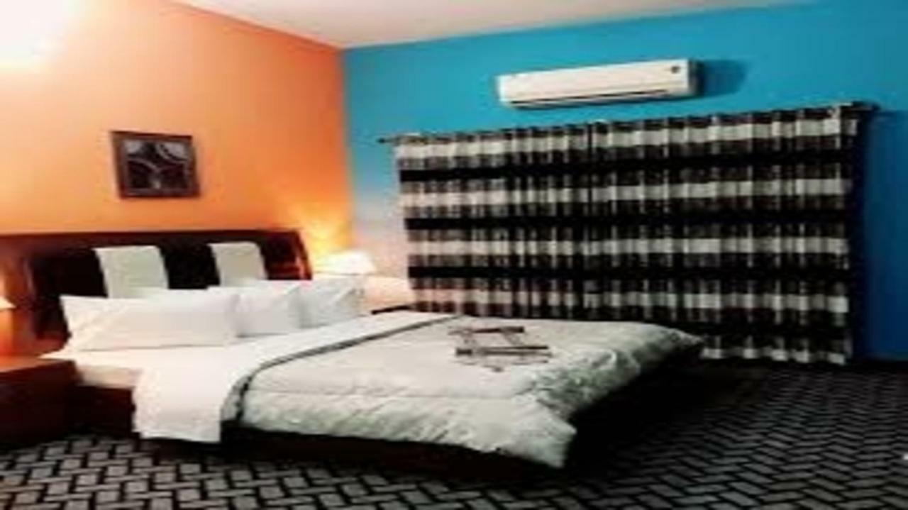 Mulberry Guest House F-10 Islamabad Ngoại thất bức ảnh